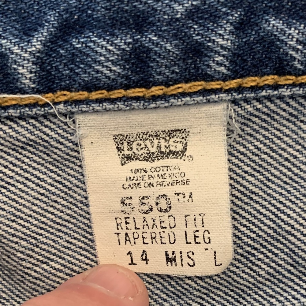 Levis 550 Shorts Womens 14 Large Blue‎ Denim Relaxed Fit Frayed Hem Tapered Leg - Picture 2 of 9